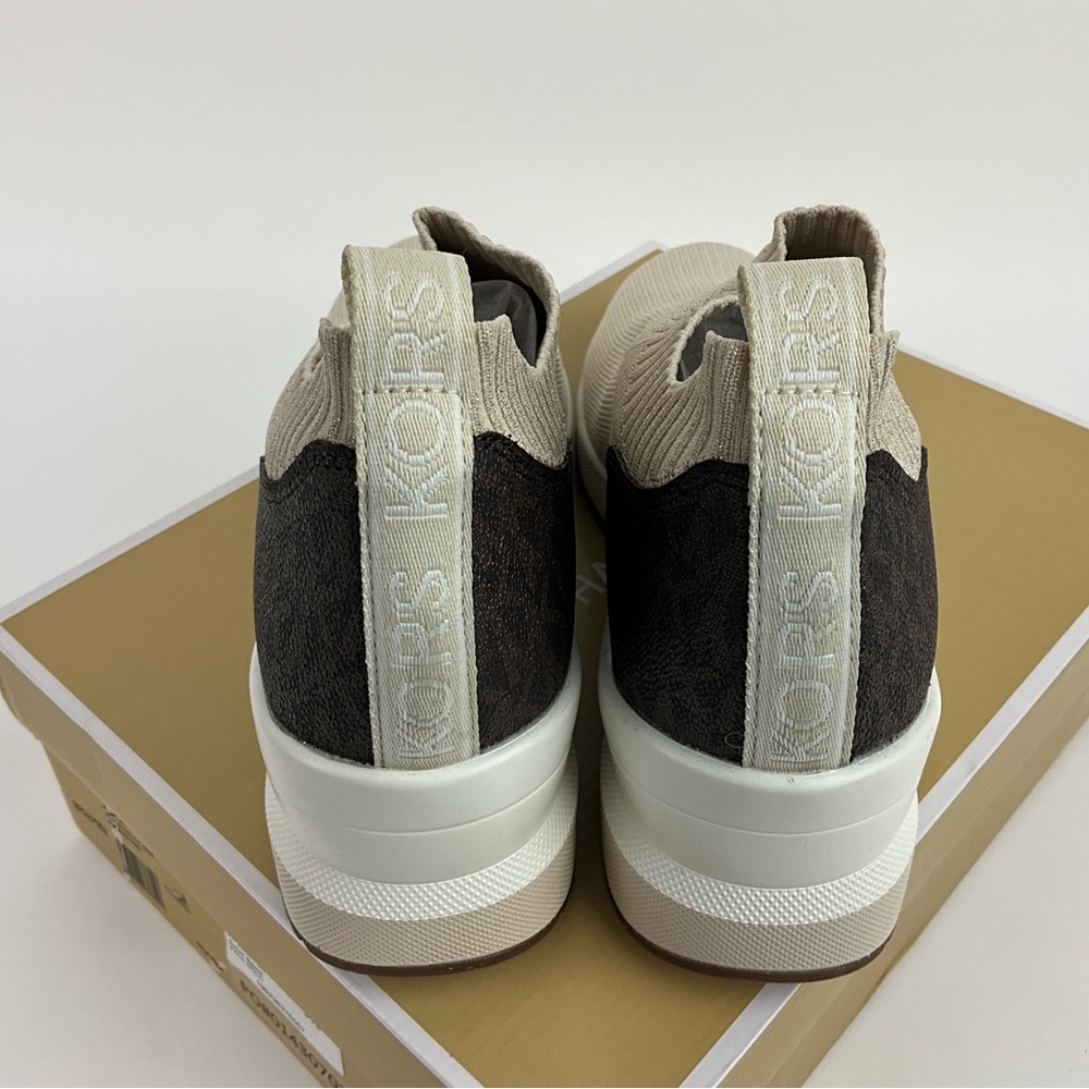 Michael Kors Women’s Mabel Slip On Trainer Pale Gold New in Box - Picture 4 of 10